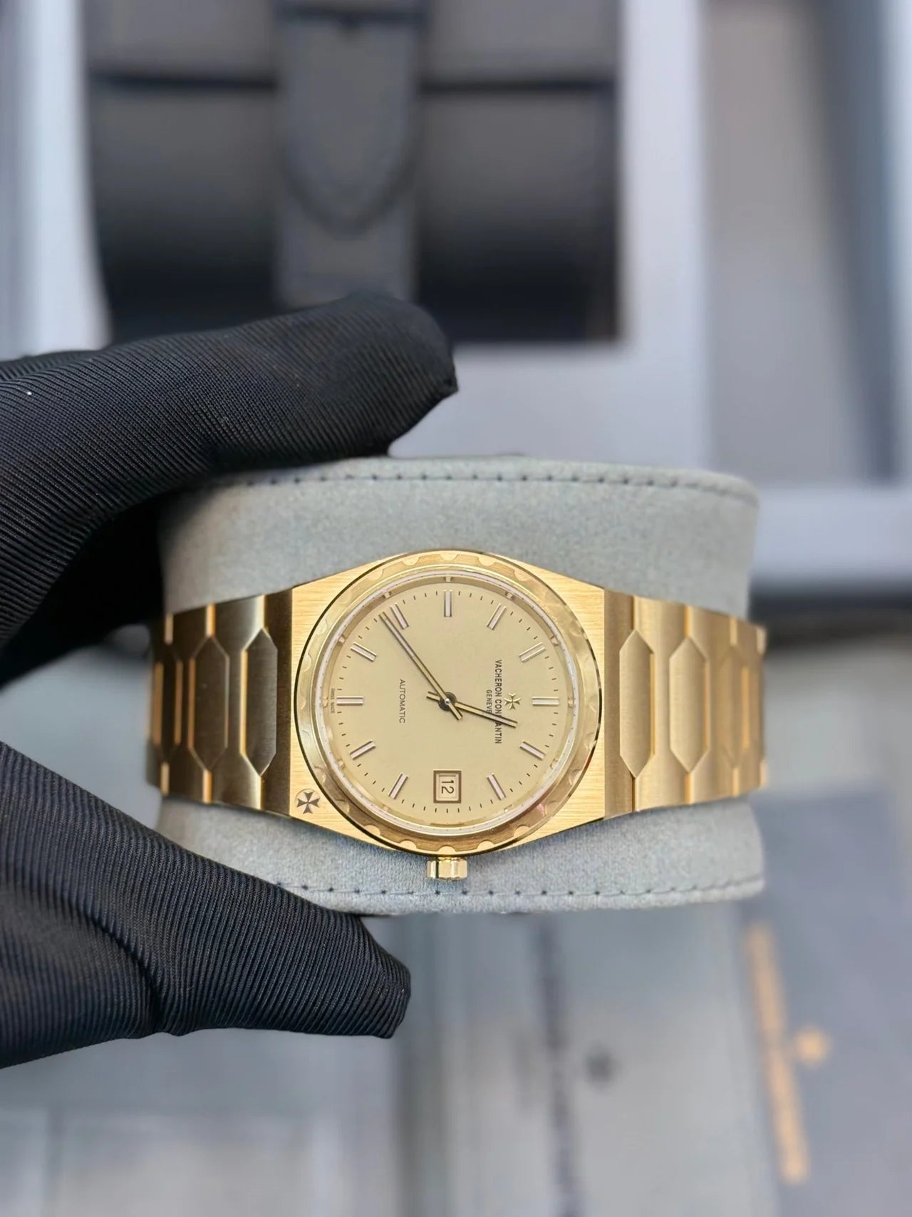 Vacheron Constantin Historiques 222 4200H/222J - B935 37 mm Yellow Gold