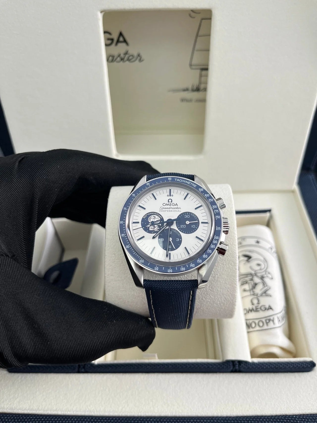 Omega Speedmaster 'Silver Snoopy Award' 310.32.42.50.02.001