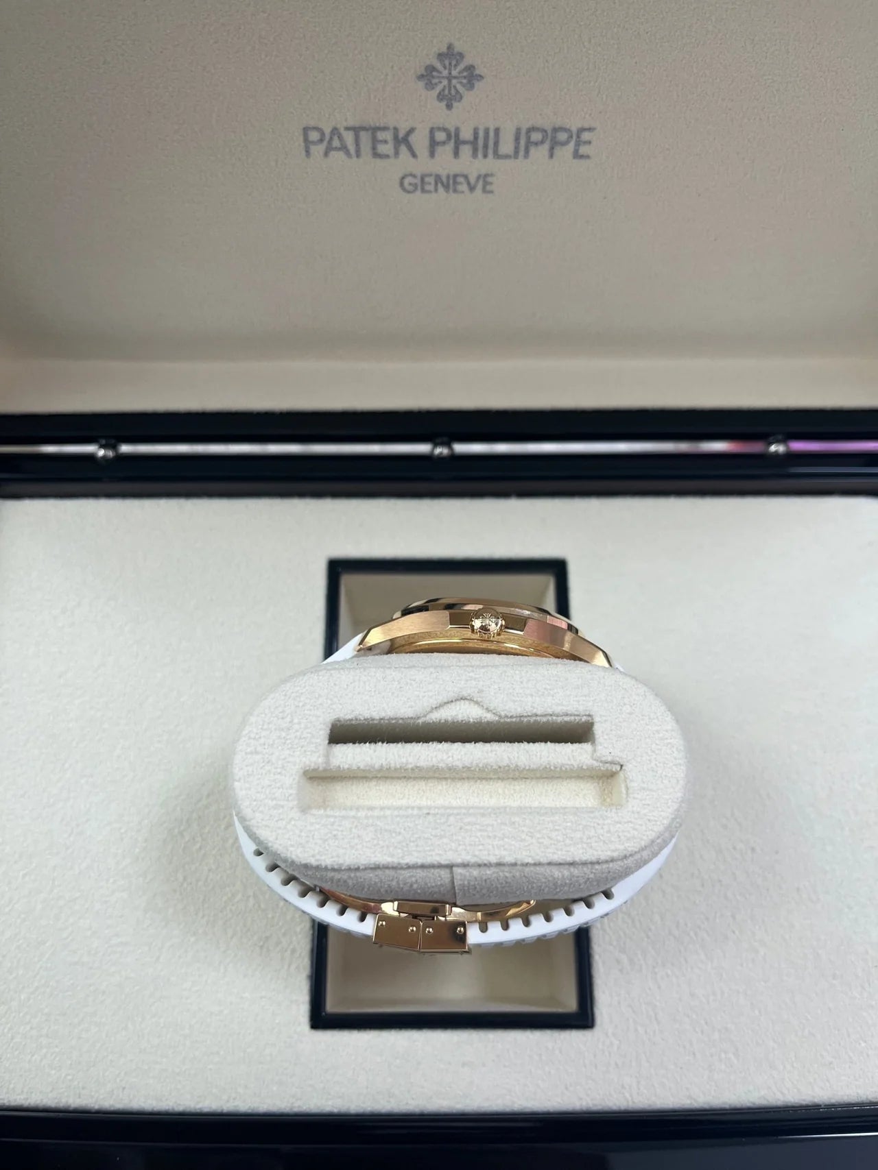 Patek Philippe Aquanaut Ladies White Dial Rose Gold Aquanaut Luce Travel 5269/200R