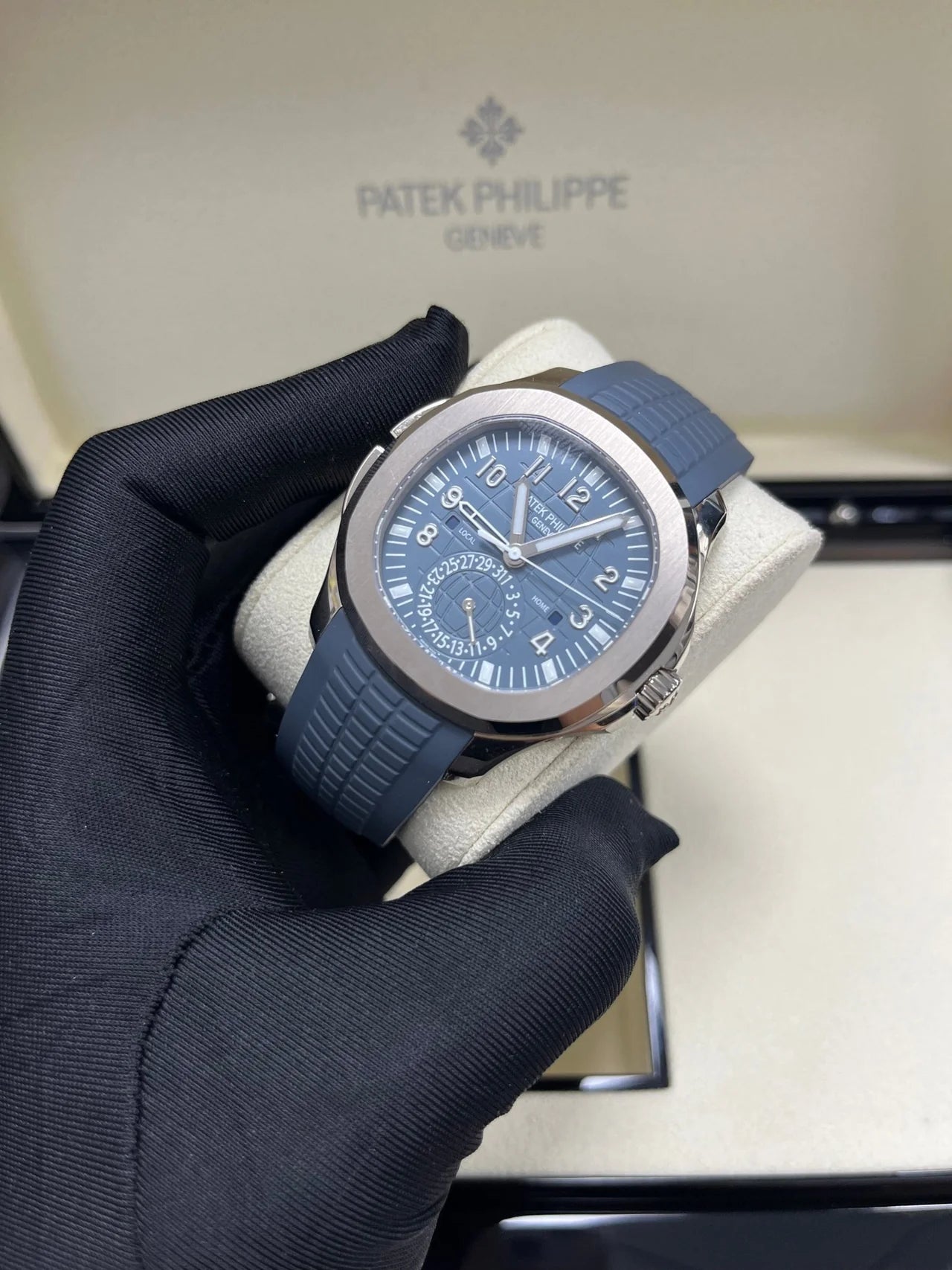 Patek Philippe Aquanaut Travel Time 5164G - 001