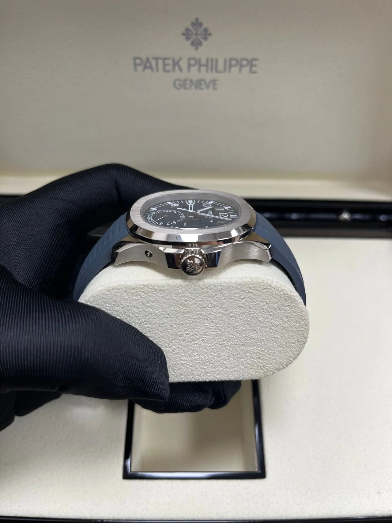 Patek Philippe Aquanaut Travel Time 5164G - 001