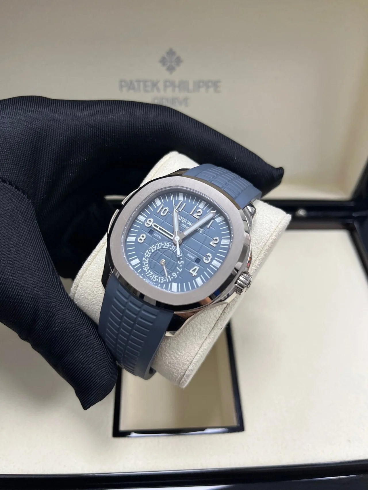 Patek Philippe Aquanaut Travel Time 5164G - 001