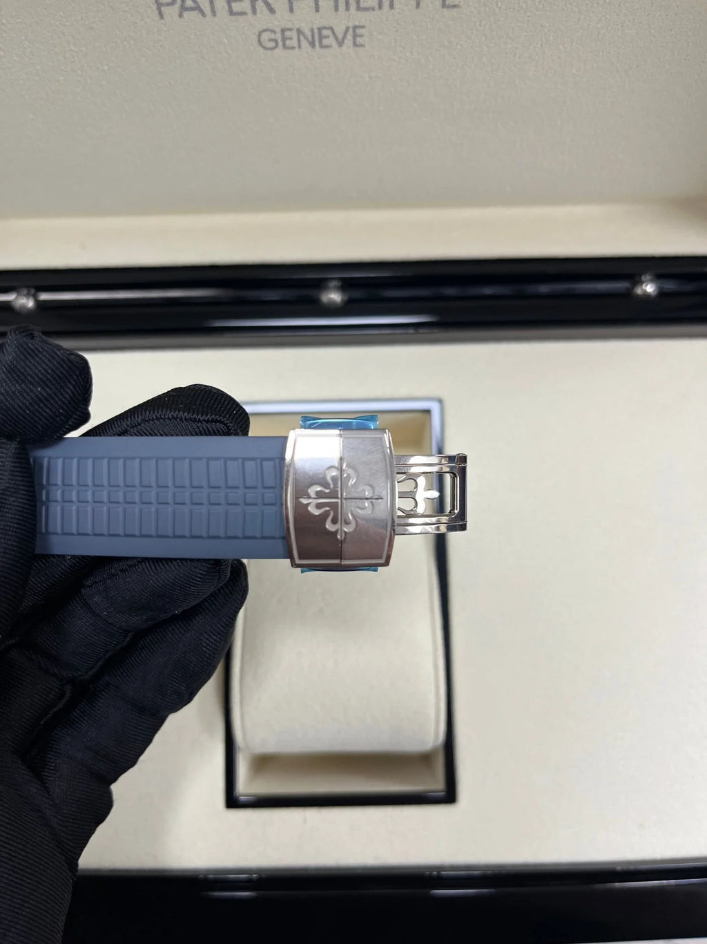 Patek Philippe Aquanaut Travel Time 5164G - 001