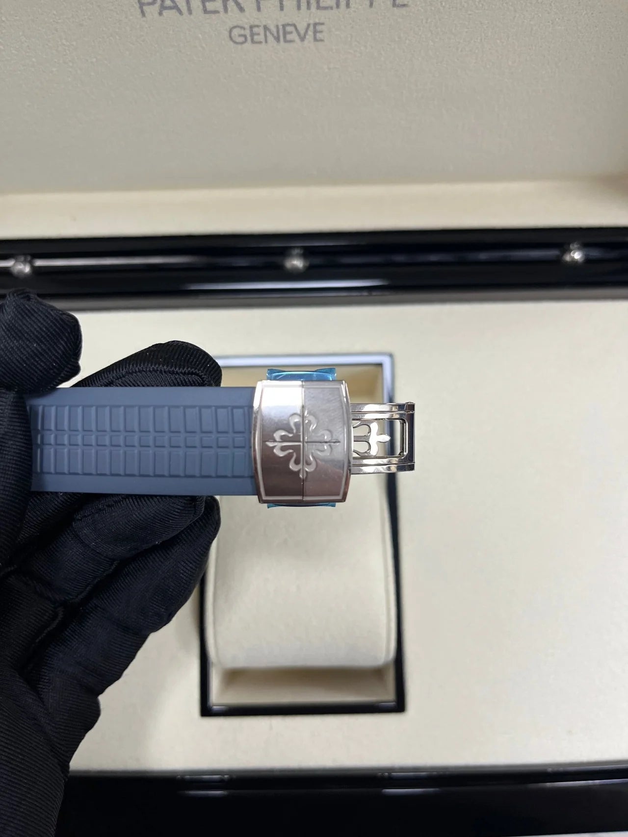 Patek Philippe Aquanaut Travel Time 5164G - 001