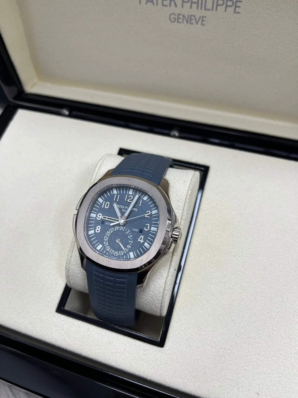 Patek Philippe Aquanaut Travel Time 5164G - 001