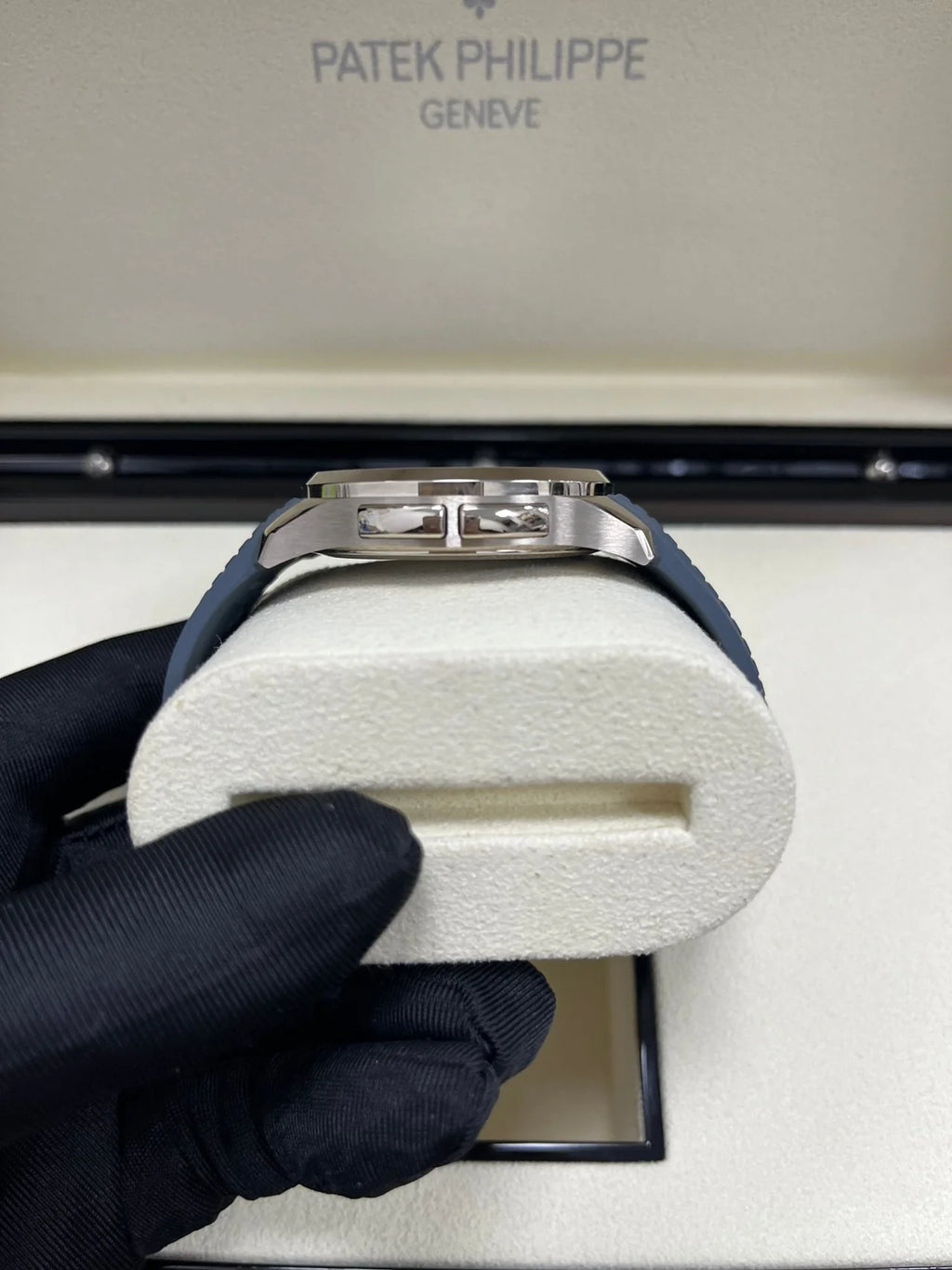 Patek Philippe Aquanaut Travel Time 5164G - 001