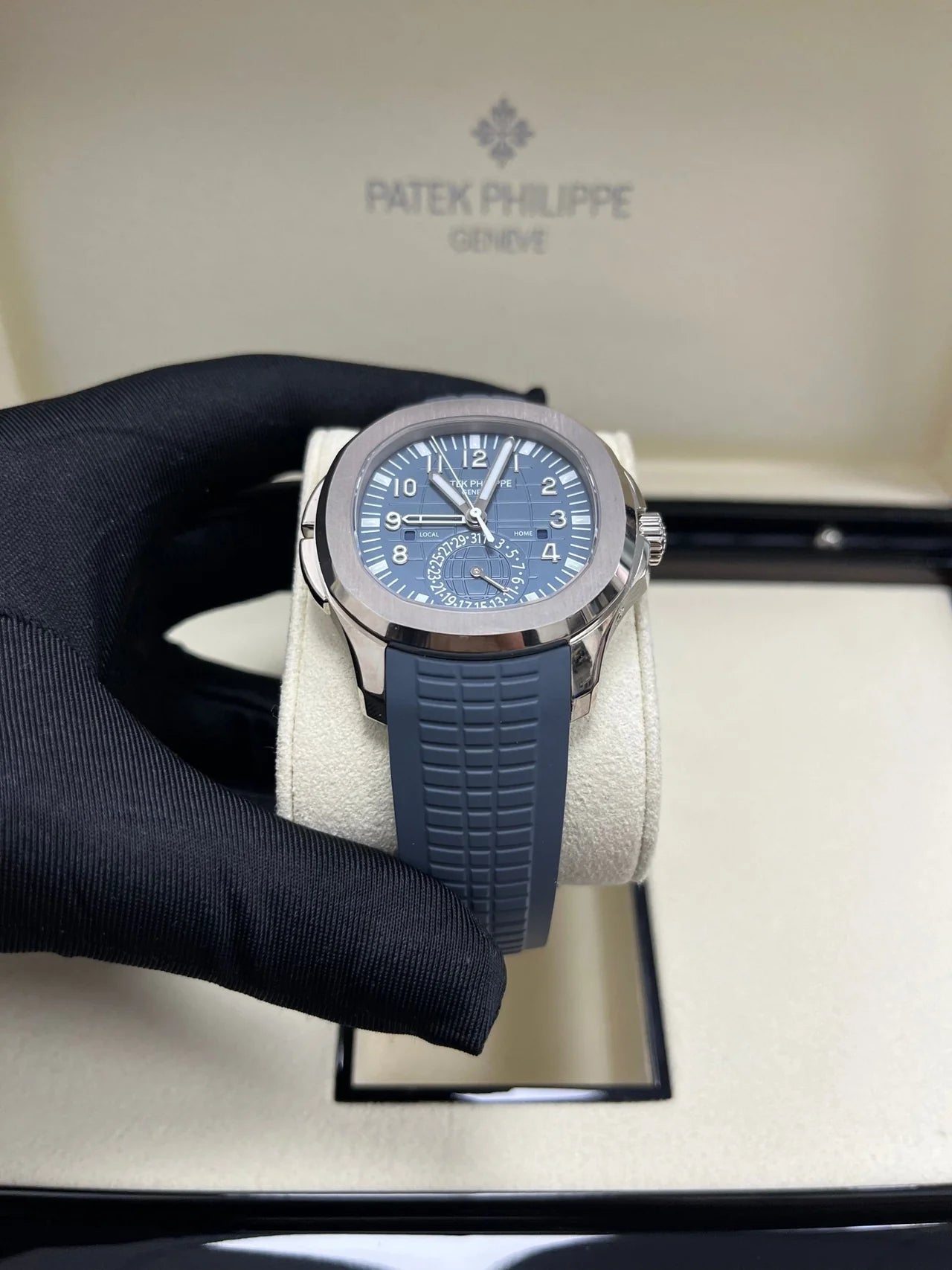 Patek Philippe Aquanaut Travel Time 5164G - 001