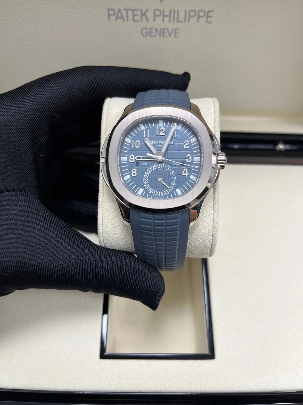 Patek Philippe Aquanaut Travel Time 5164G - 001