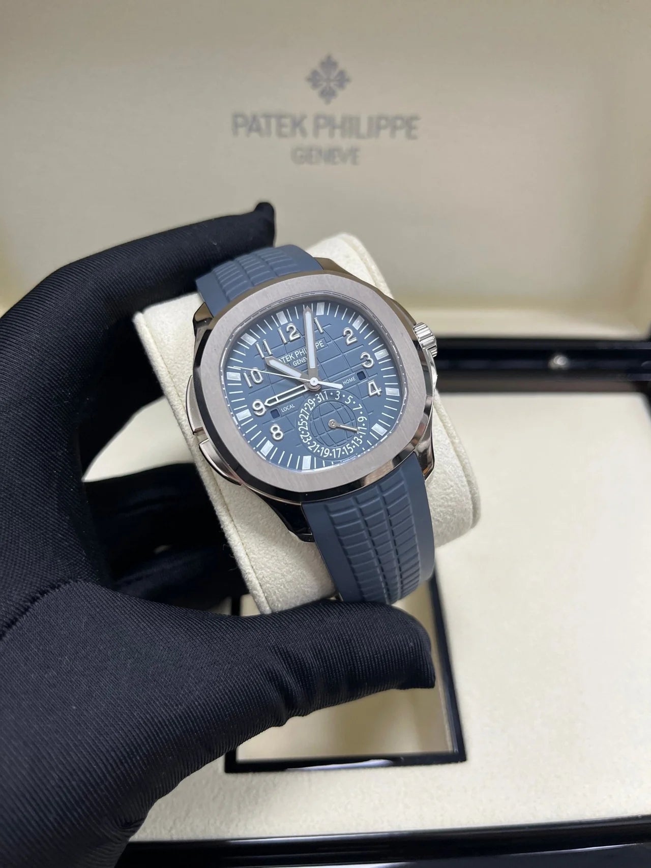 Patek Philippe Aquanaut Travel Time 5164G - 001
