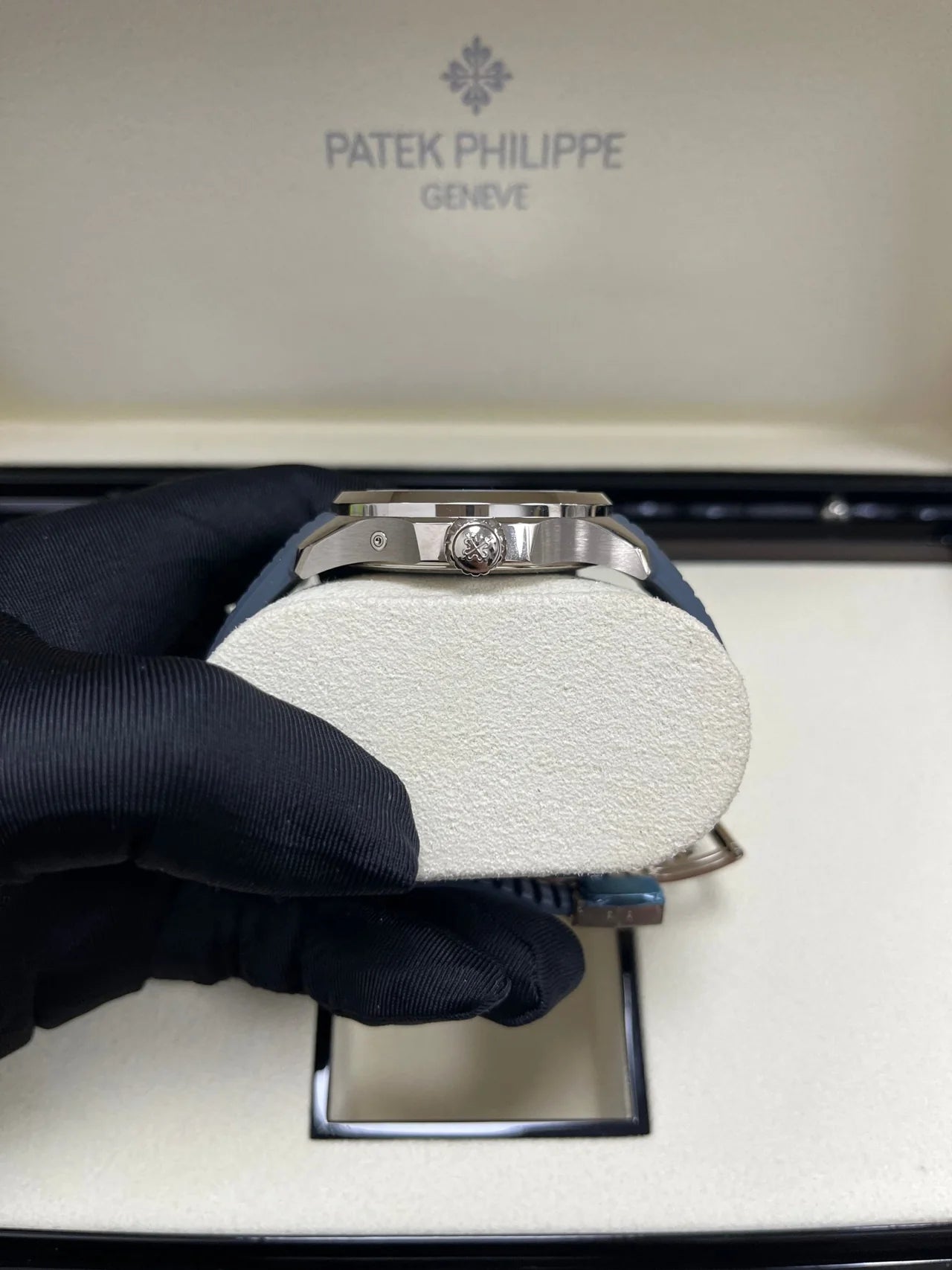 Patek Philippe Aquanaut Travel Time 5164G - 001