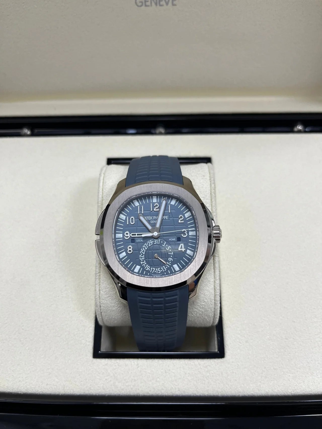 Patek Philippe Aquanaut Travel Time 5164G - 001