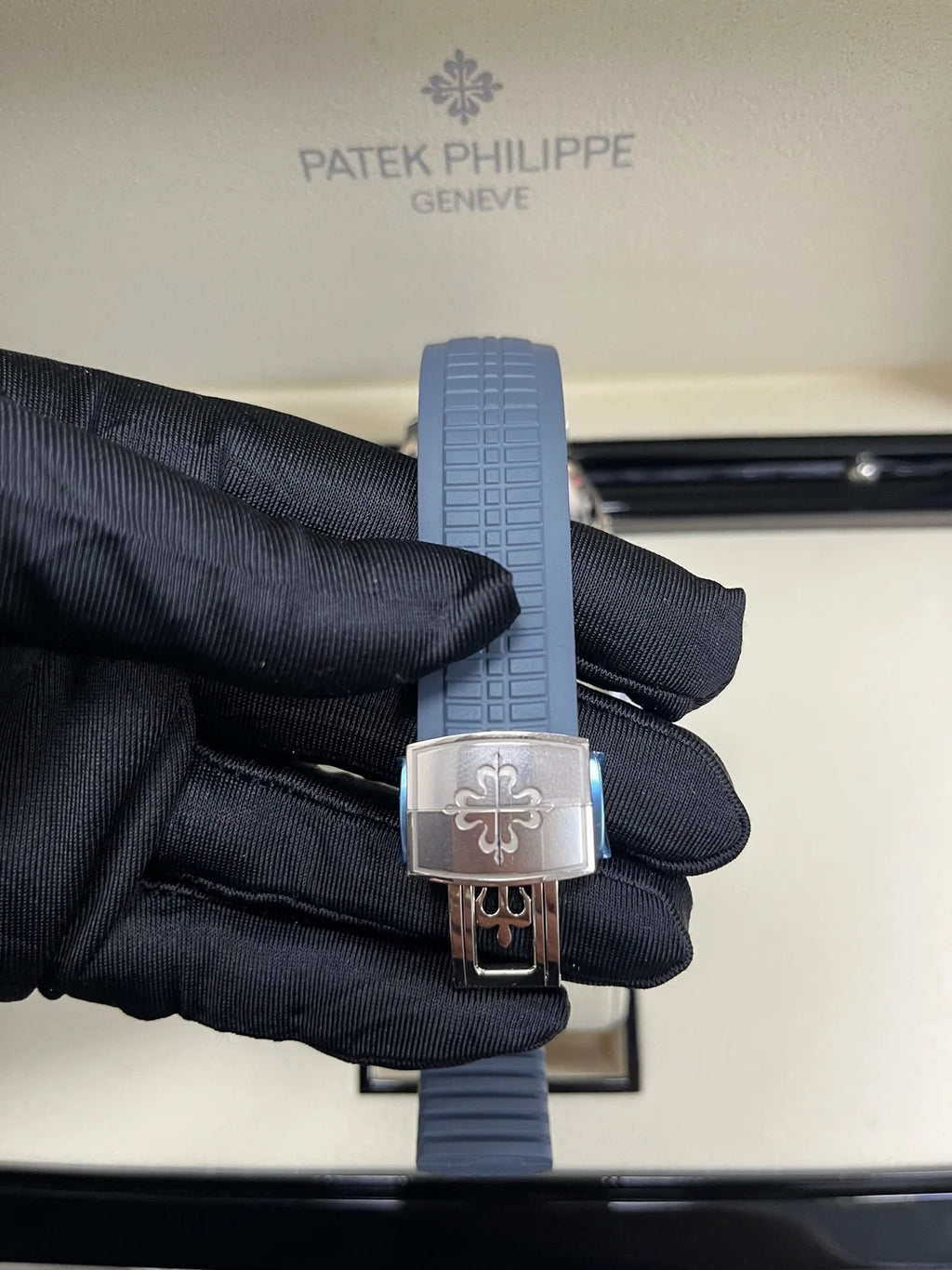 Patek Philippe Aquanaut Travel Time 5164G - 001