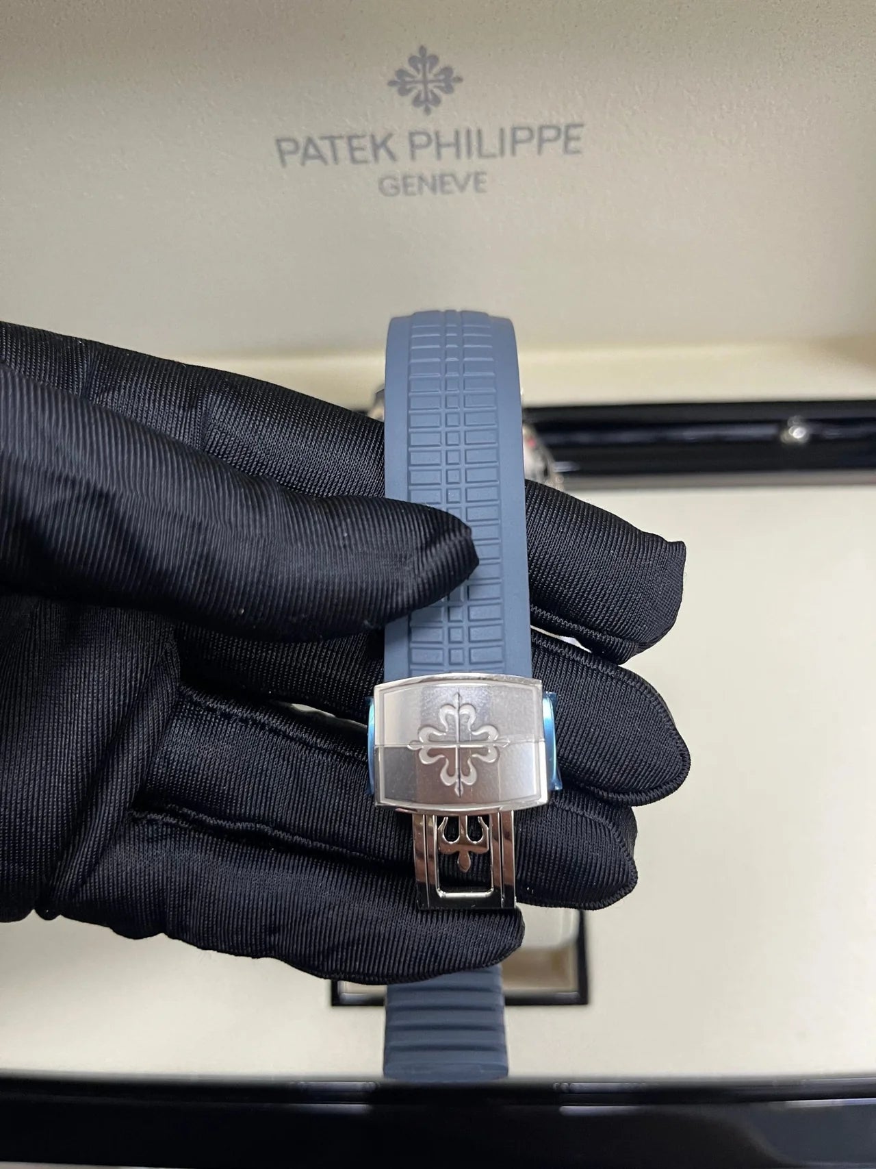Patek Philippe Aquanaut Travel Time 5164G - 001
