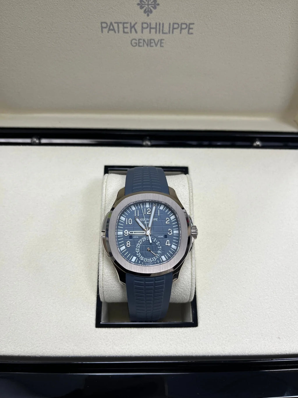 Patek Philippe Aquanaut Travel Time 5164G - 001