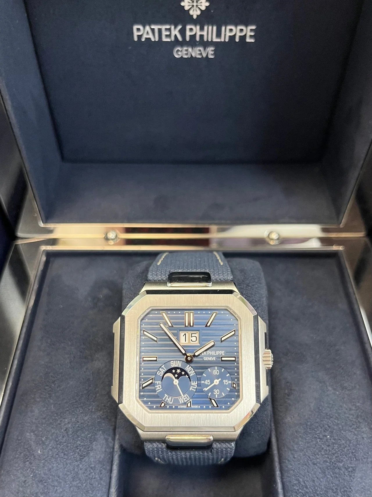 Patek Philippe Cubitus Platinum Case Sunburst Blue Dial 5822P-001