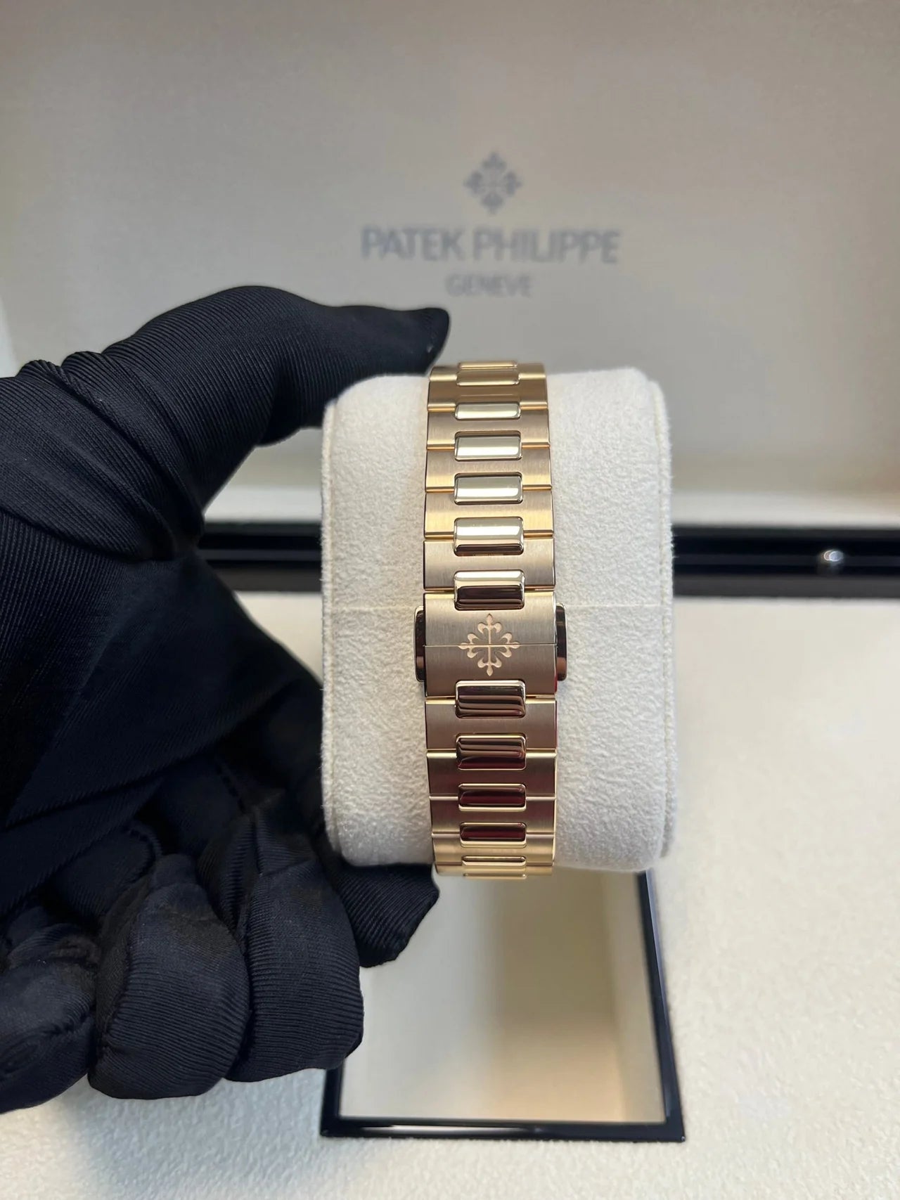 Patek Philippe Nautilus Automatic Rose Gold Baguette Cognac Bezel 7118/1300R