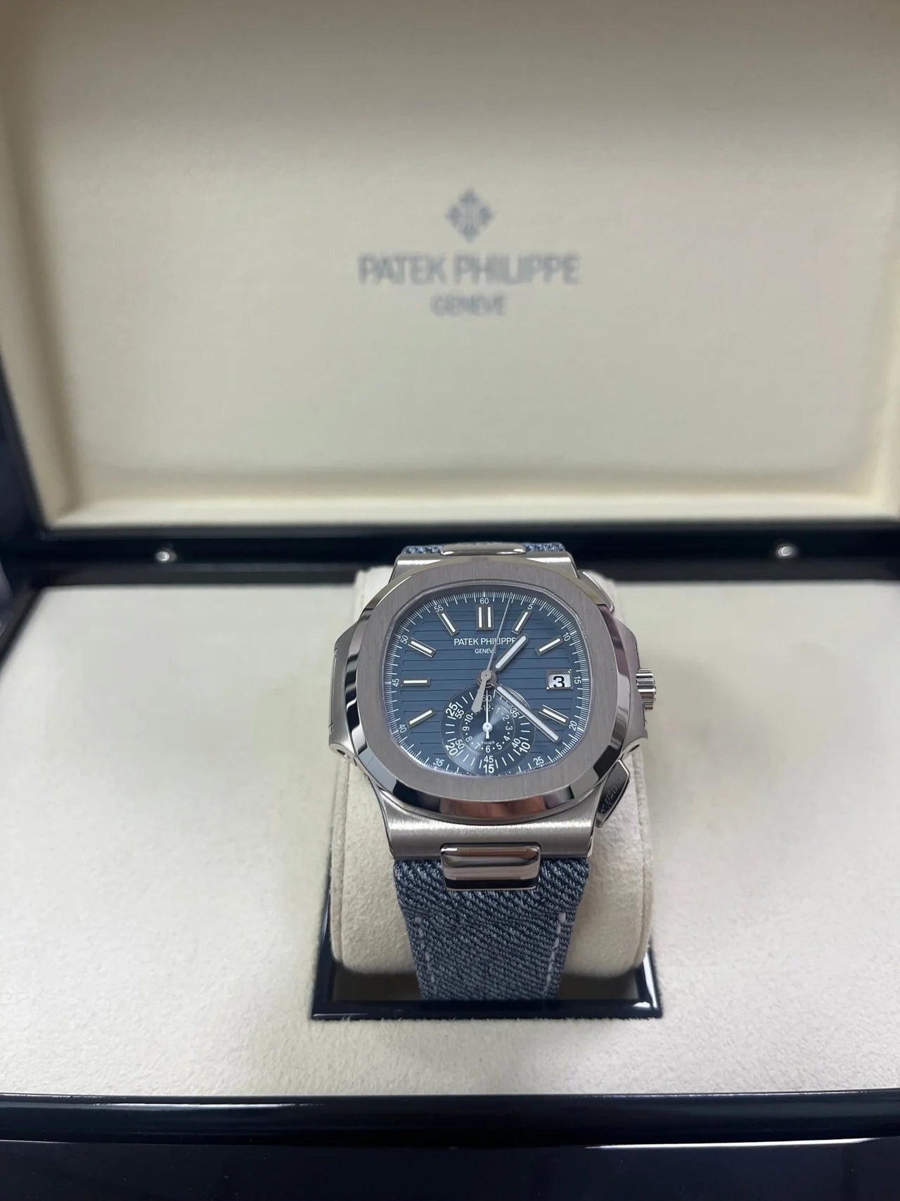 Patek Philippe Nautilus Flyback Chronograph White Gold Blue - Gray Dial 5980/60G