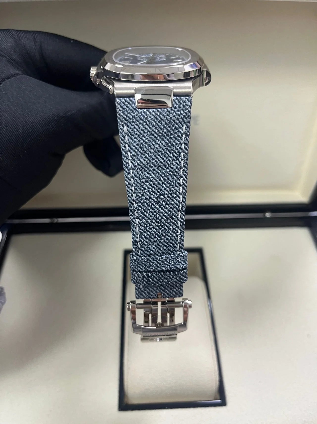 Patek Philippe Nautilus Flyback Chronograph White Gold Blue - Gray Dial 5980/60G