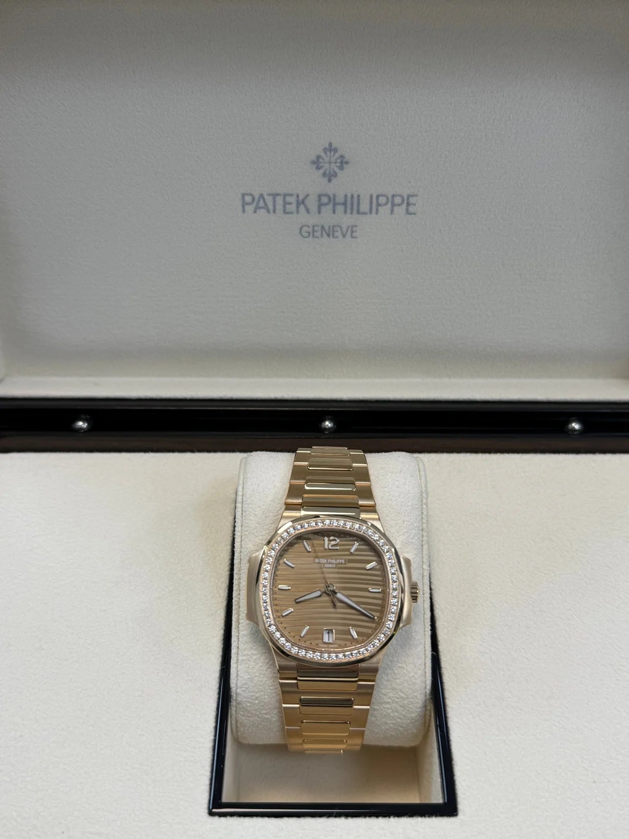 Patek Philippe Nautilus Rose Gold (Ref#7118/1200R-010)