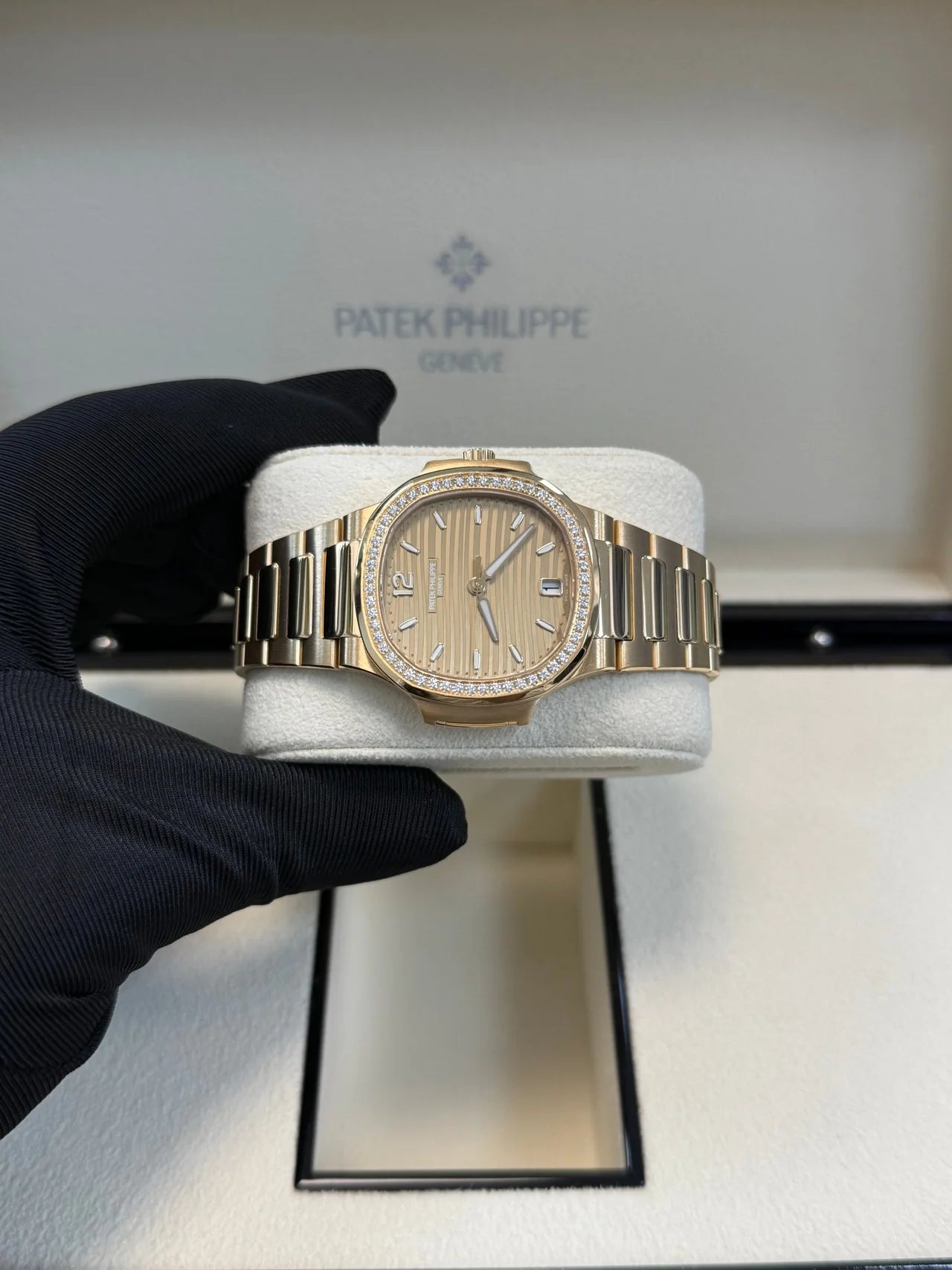 Patek Philippe Nautilus Rose Gold (Ref#7118/1200R-010)