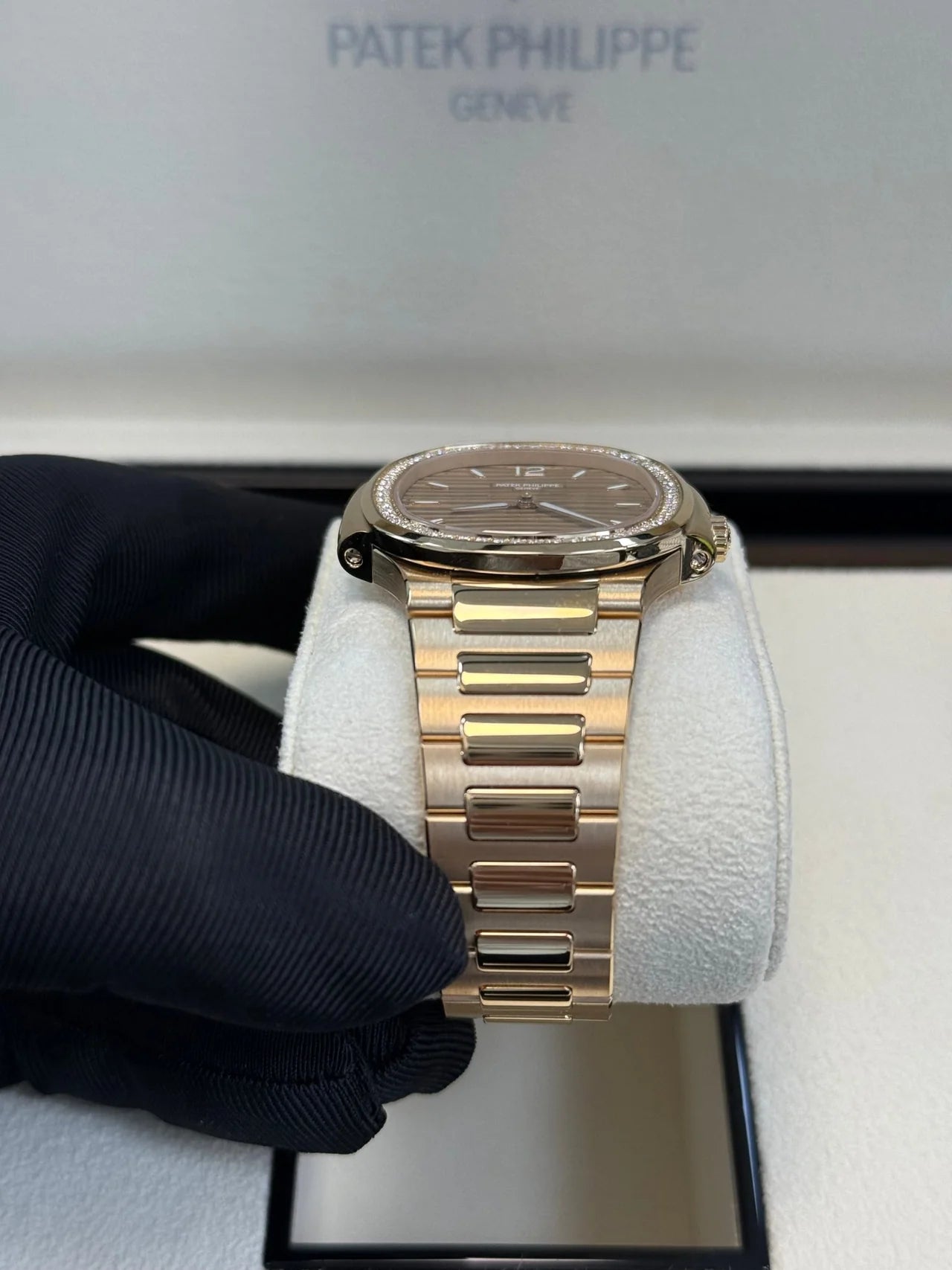 Patek Philippe Nautilus Rose Gold (Ref#7118/1200R-010)