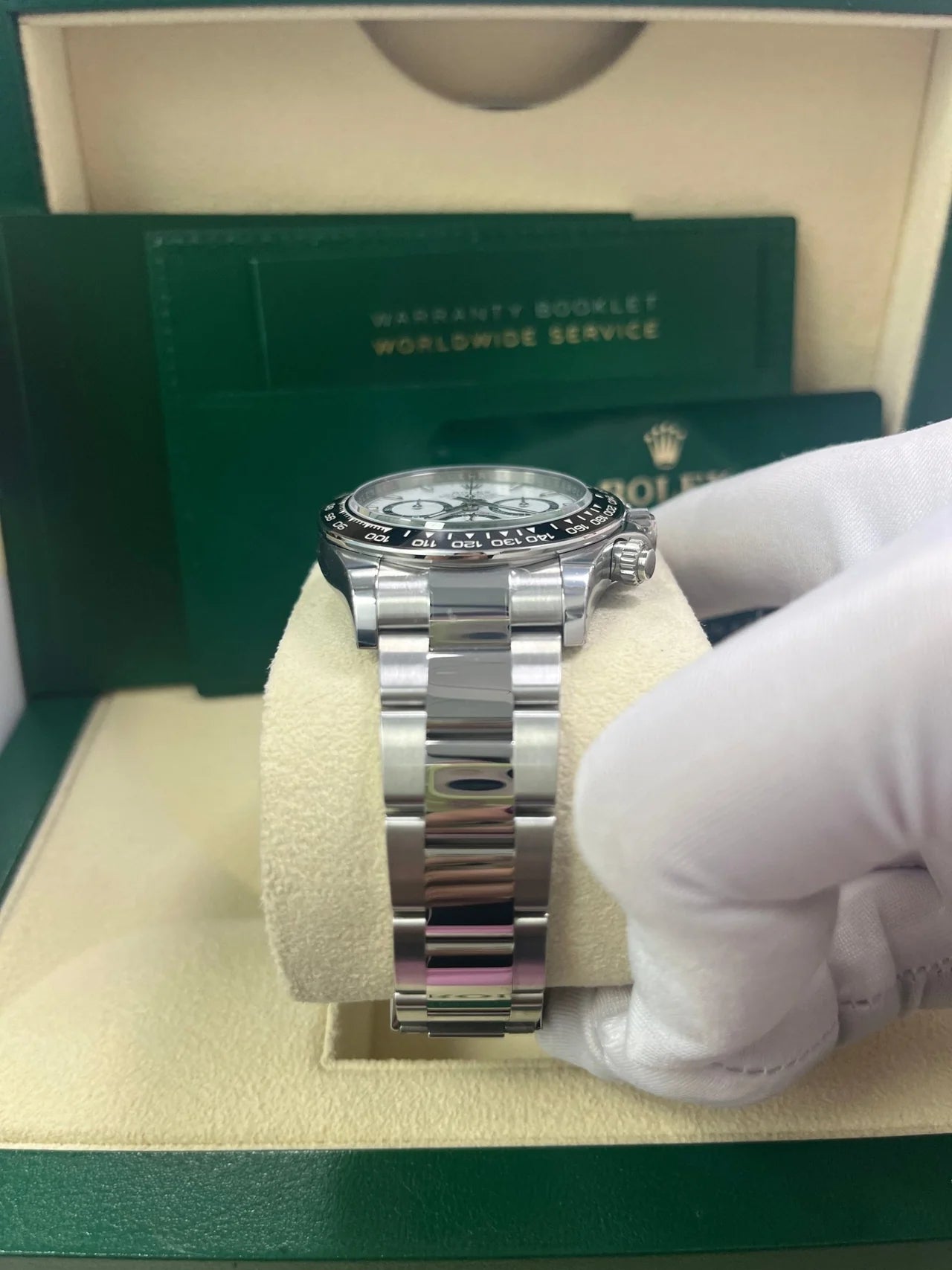 Rolex Cosmograph Daytona Black Cerachrom Bezel - White Index Dial Oyster Bracelet 126500ln