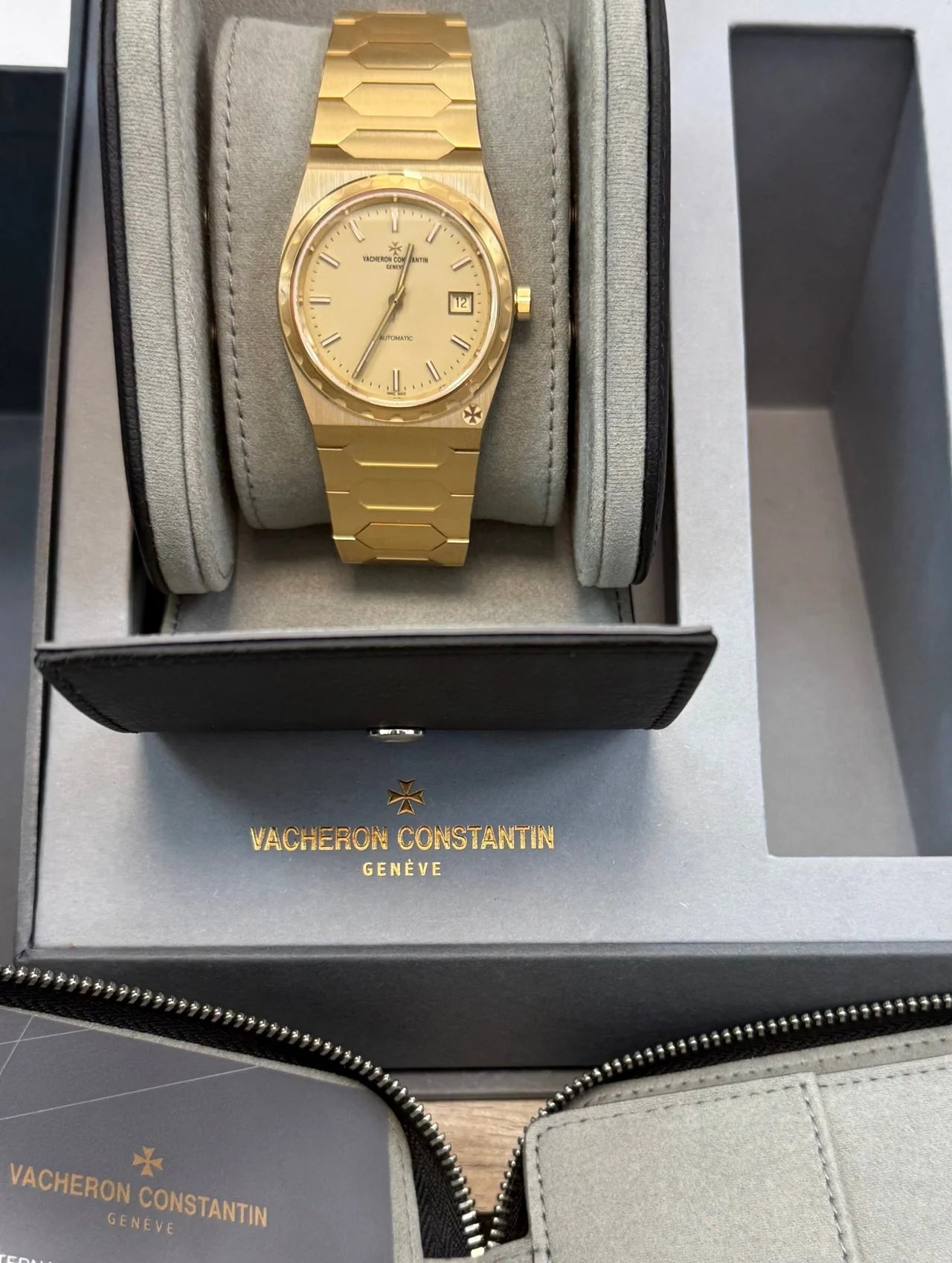 Vacheron Constantin Historiques 222 4200H/222J - B935 37 mm Yellow Gold
