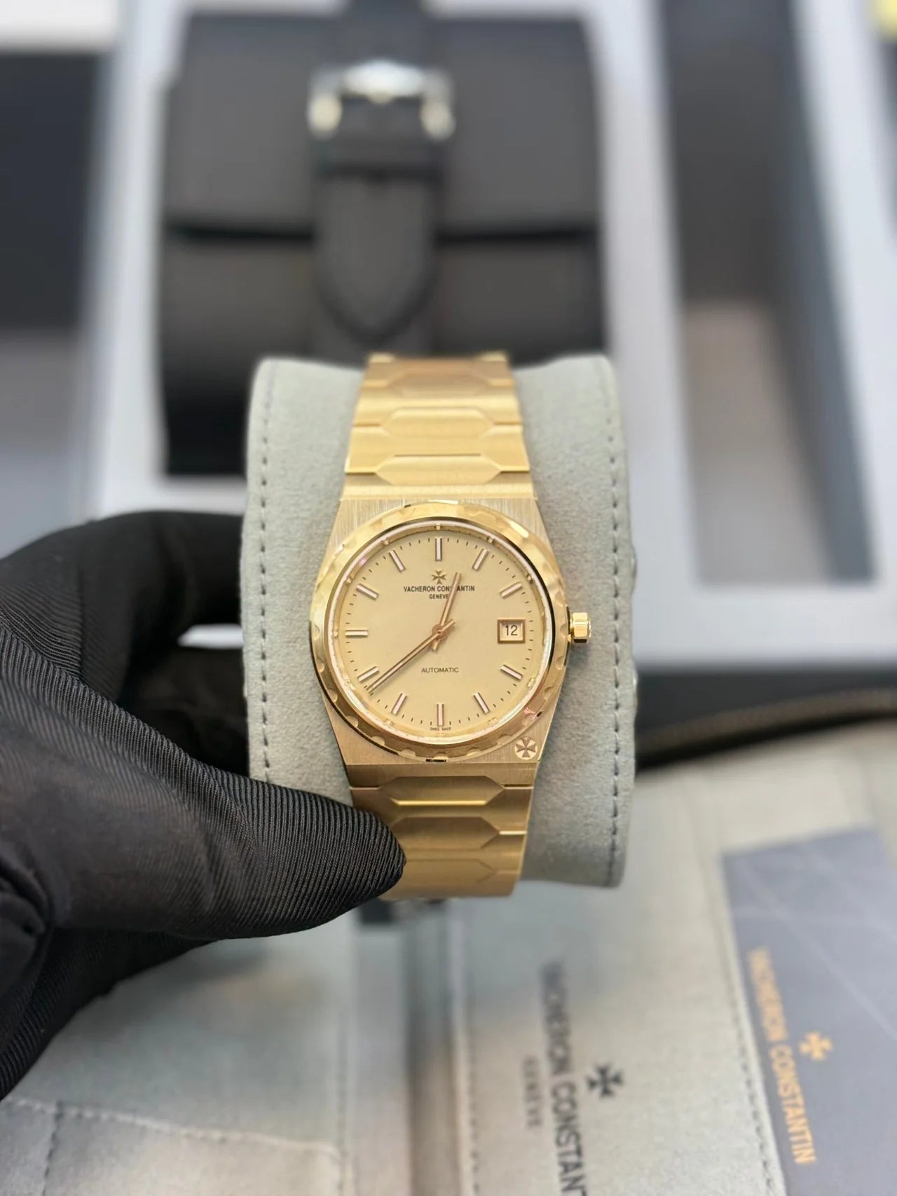 Vacheron Constantin Historiques 222 4200H/222J - B935 37 mm Yellow Gold