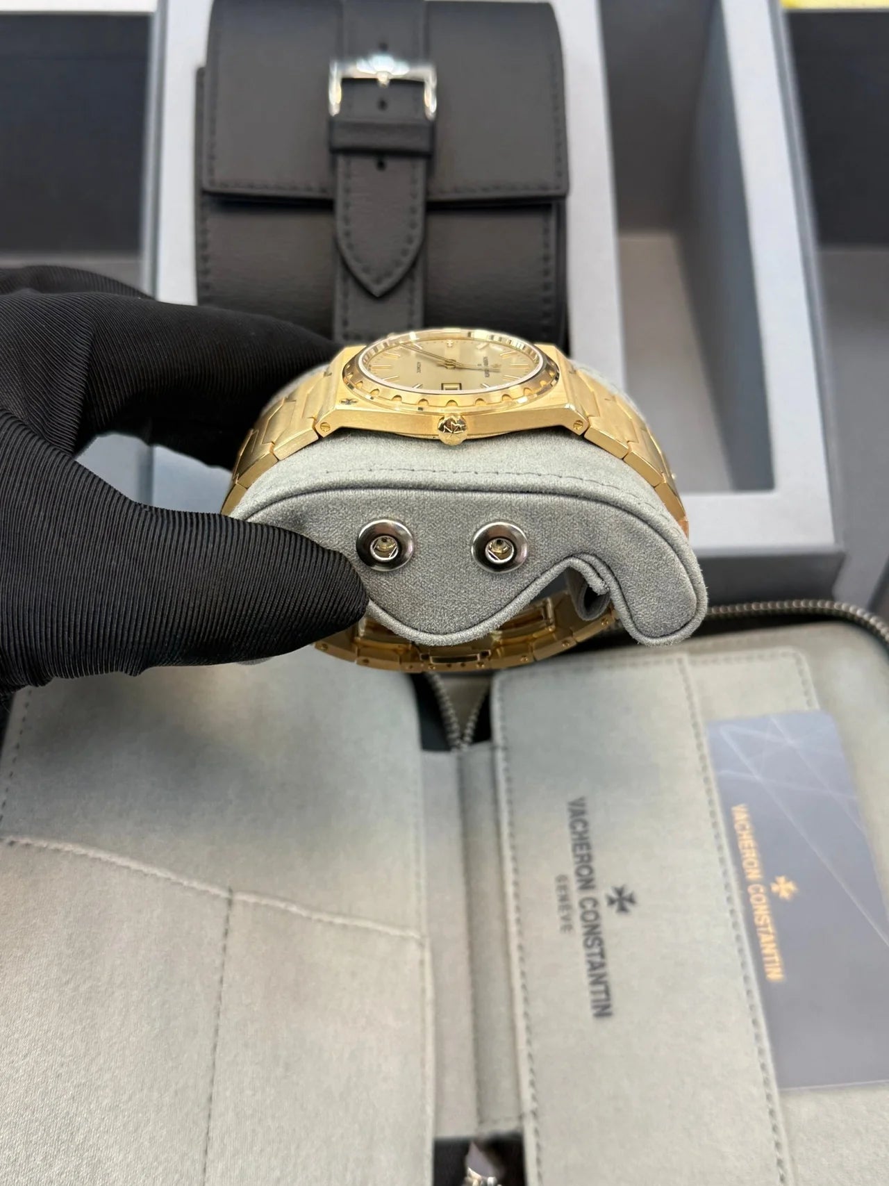 Vacheron Constantin Historiques 222 4200H/222J - B935 37 mm Yellow Gold